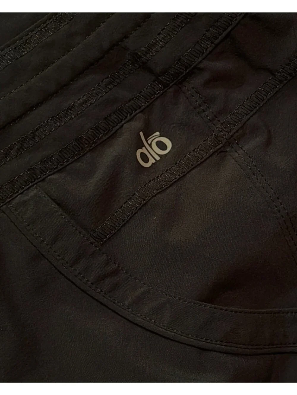Vintage Alo Yoga Black Cargo Capri Pants Size XS 30” Waist Athleisure Workout